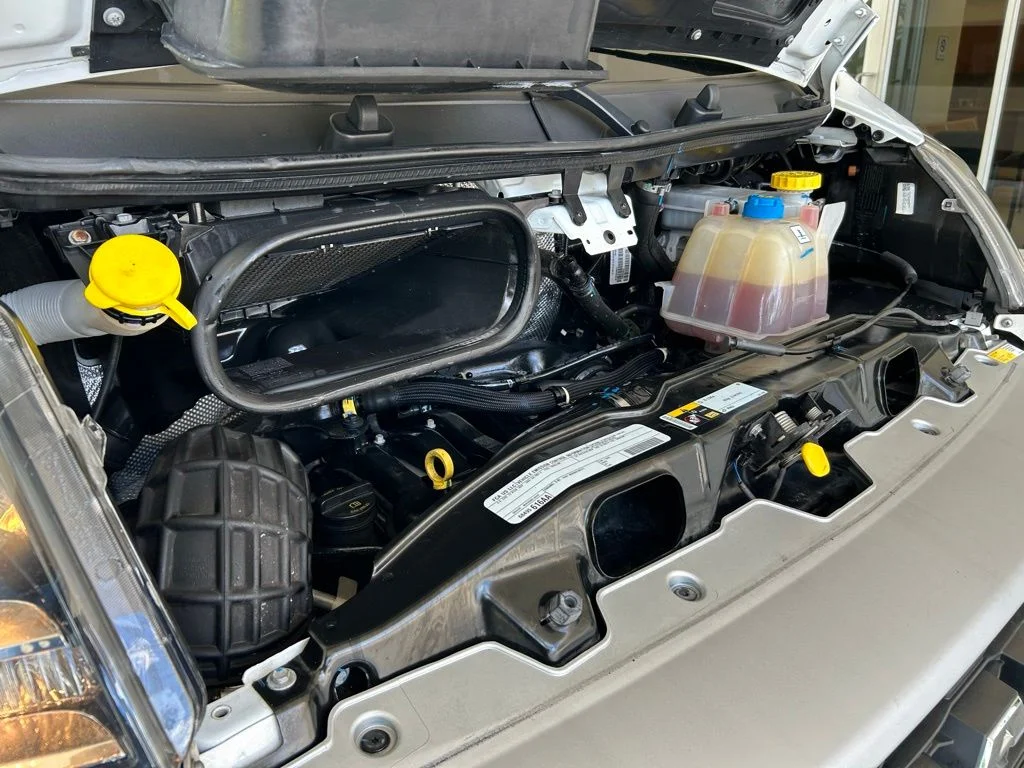 Used 2022 White Ram High Roof image 11