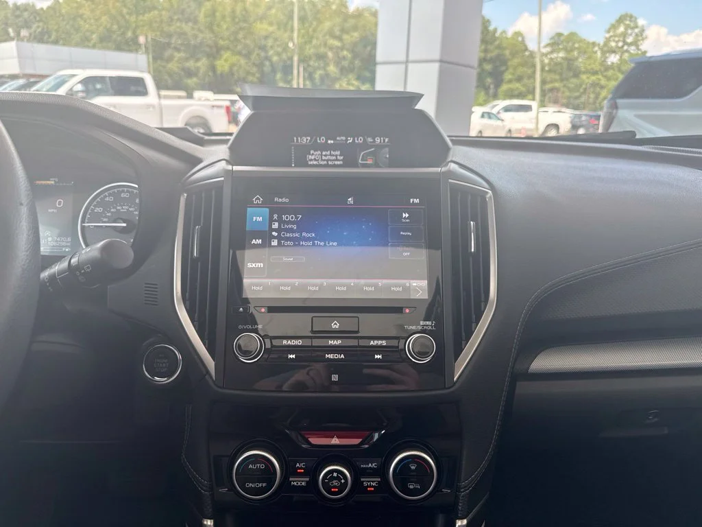 Used 2020 Crystal White Pearl Subaru Limited image 19