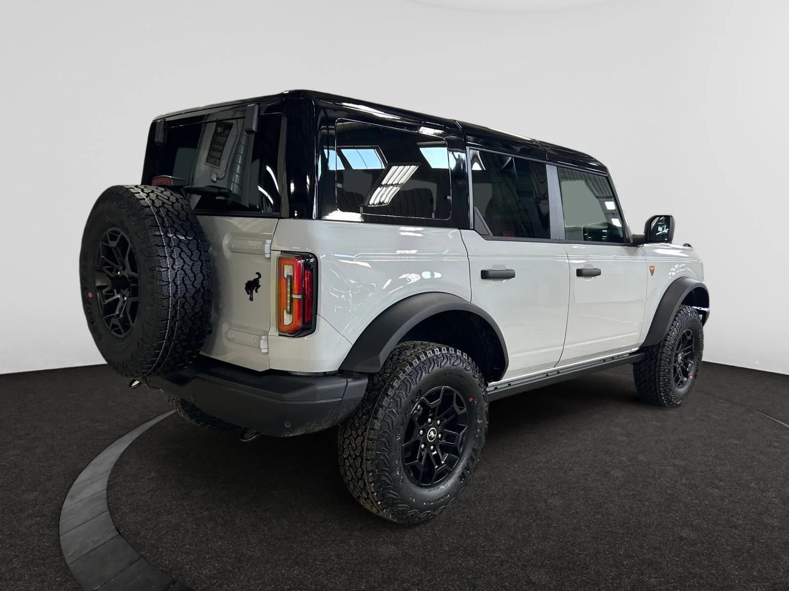 New 2026 Avalanche Grey Ford Badlands image 5