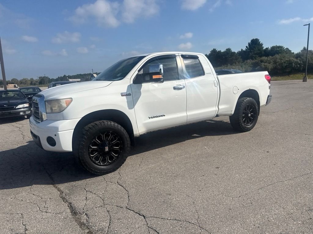 Used 2008  Toyota Limited image 3