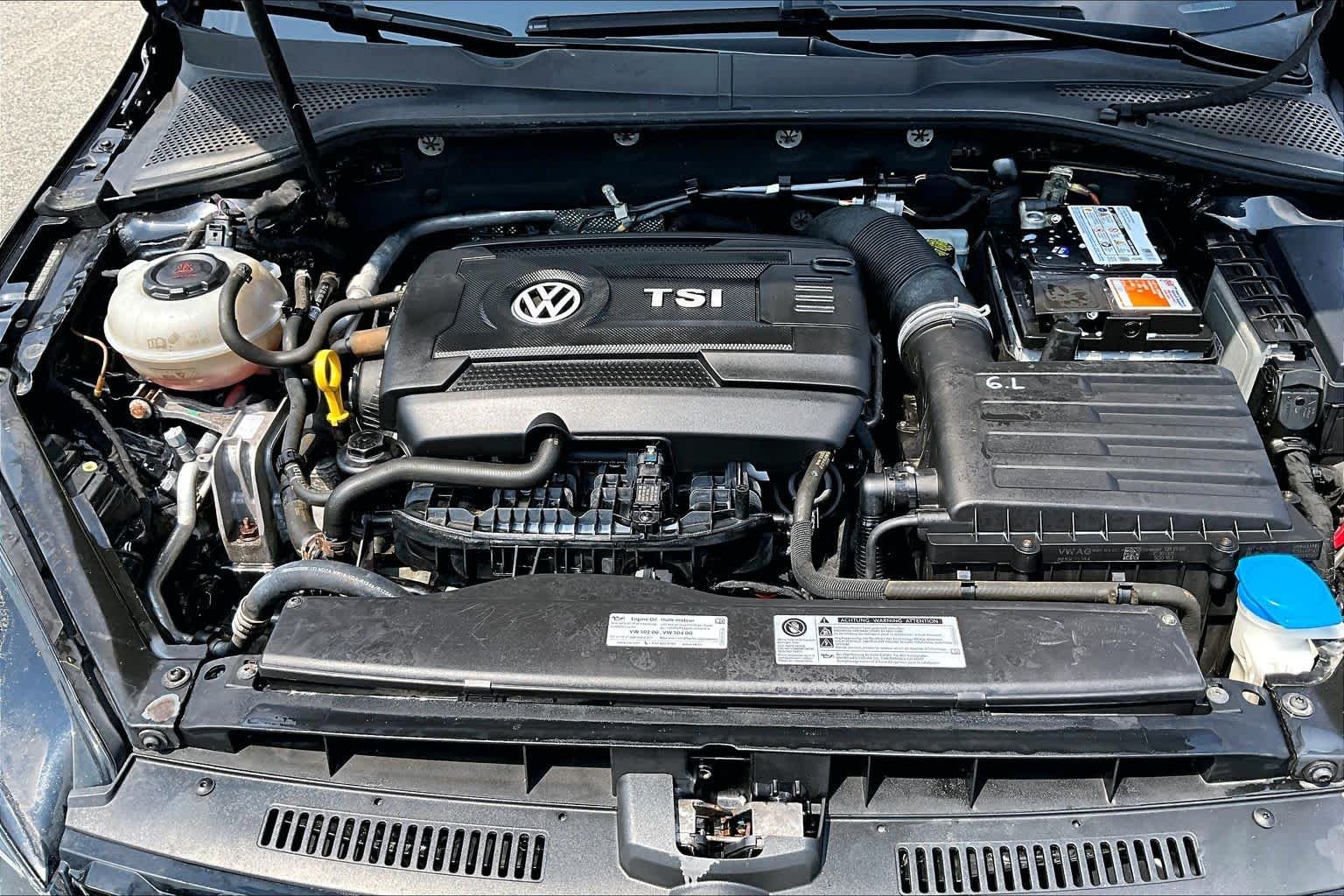 Used 2018 Deep Black Pearl Metallic Volkswagen S image 32