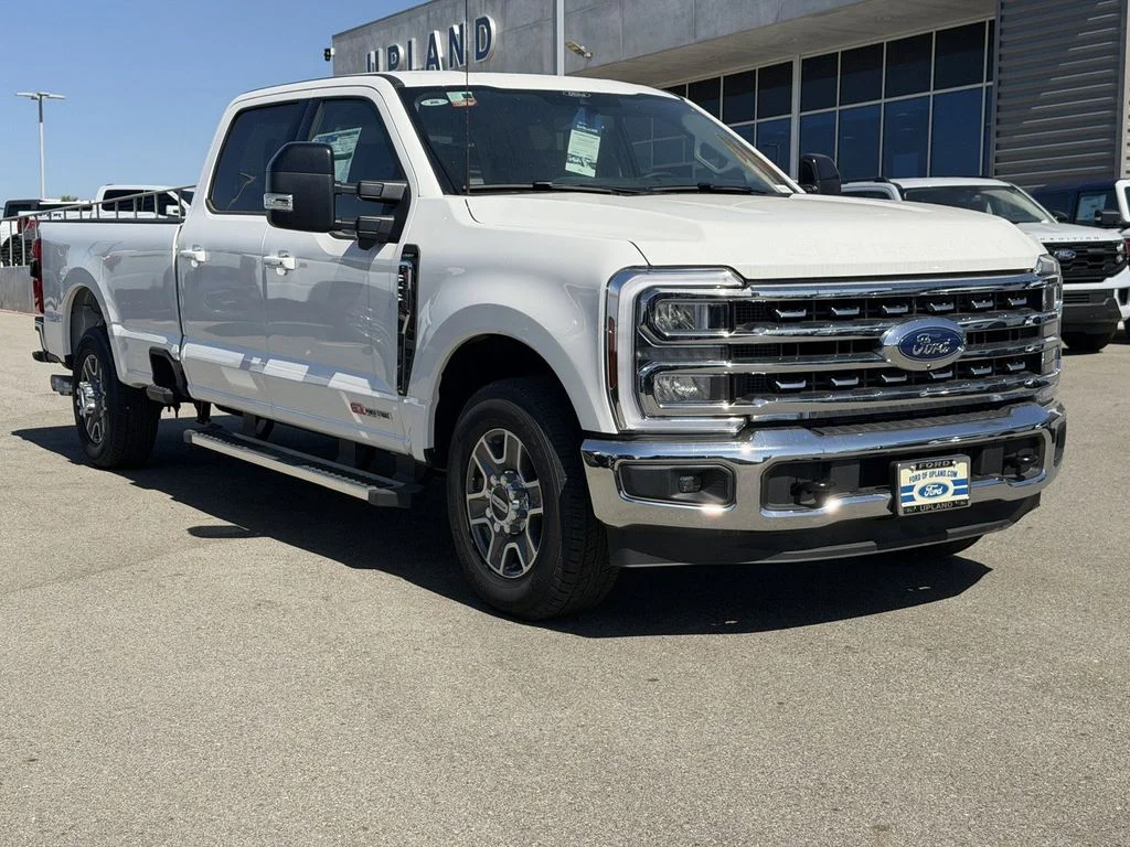 New 2026 Star White Metallic Tri-Coat Ford F-250® Lariat® image 2