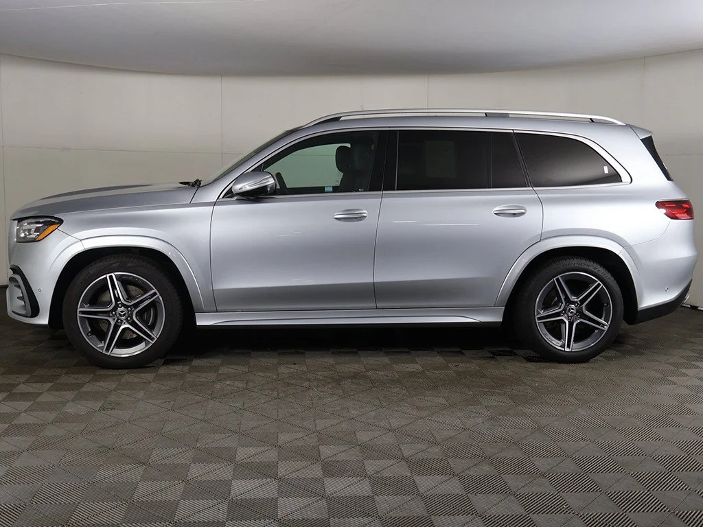 Used 2025 Silver Mercedes-Benz GLS 450 image 21
