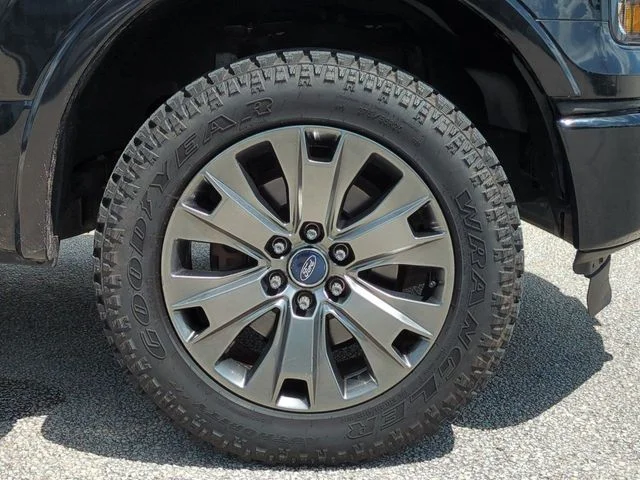 Used 2016 Black Ford XLT image 11
