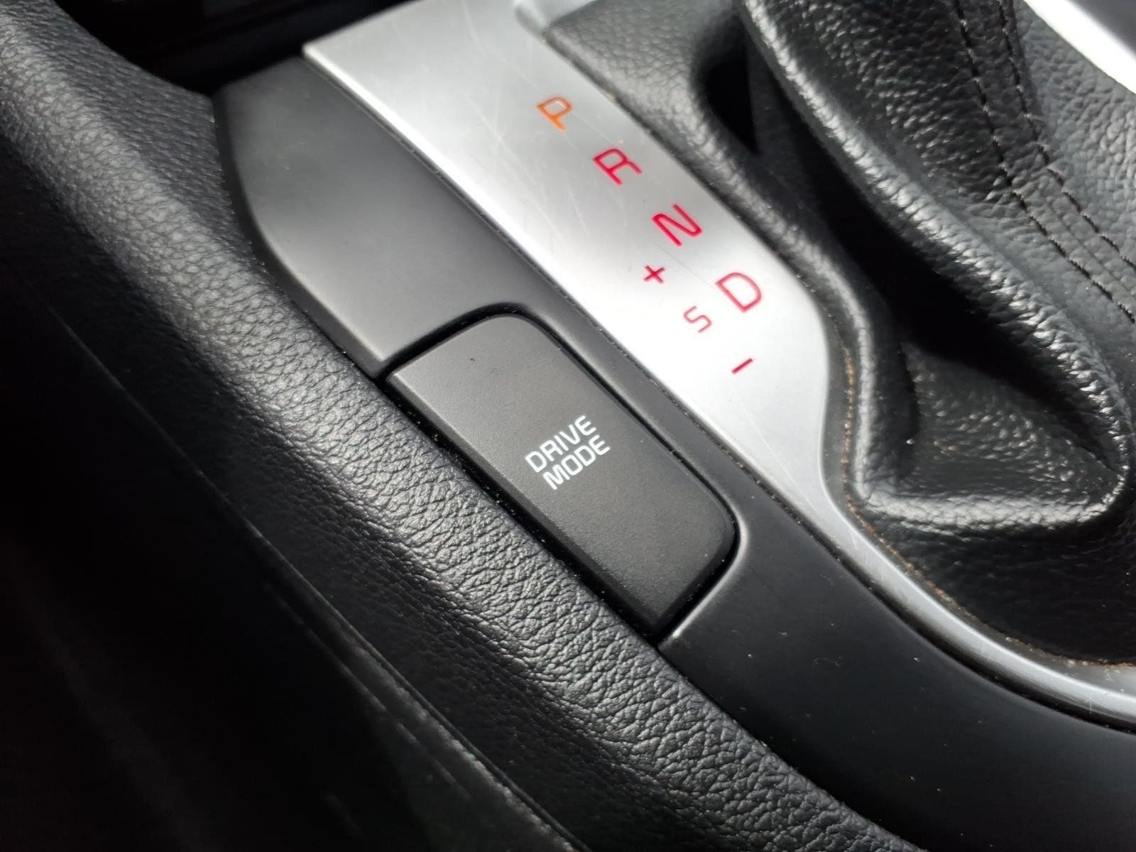 Used 2024 Gravity Gray Kia LXS image 7