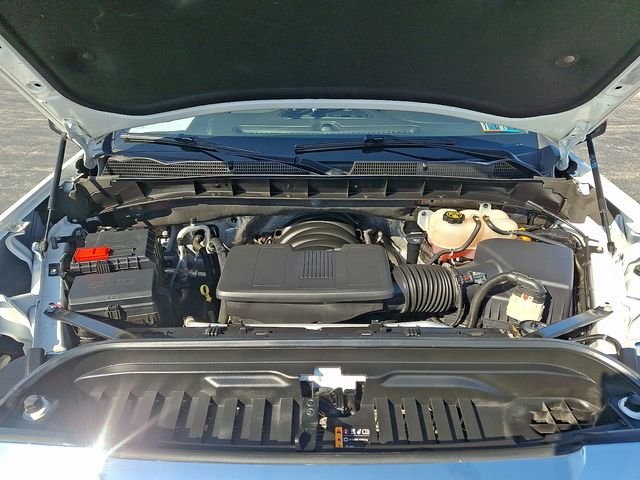 Used 2022 White GMC SLE image 25