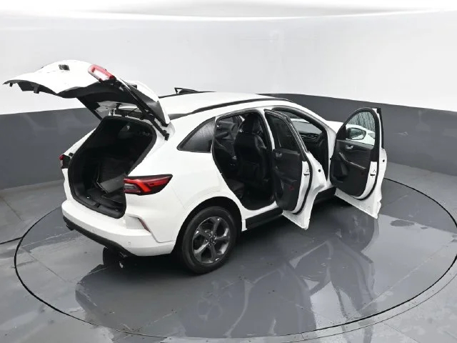 Used 2023 White Metallic Ford ST-Line image 27