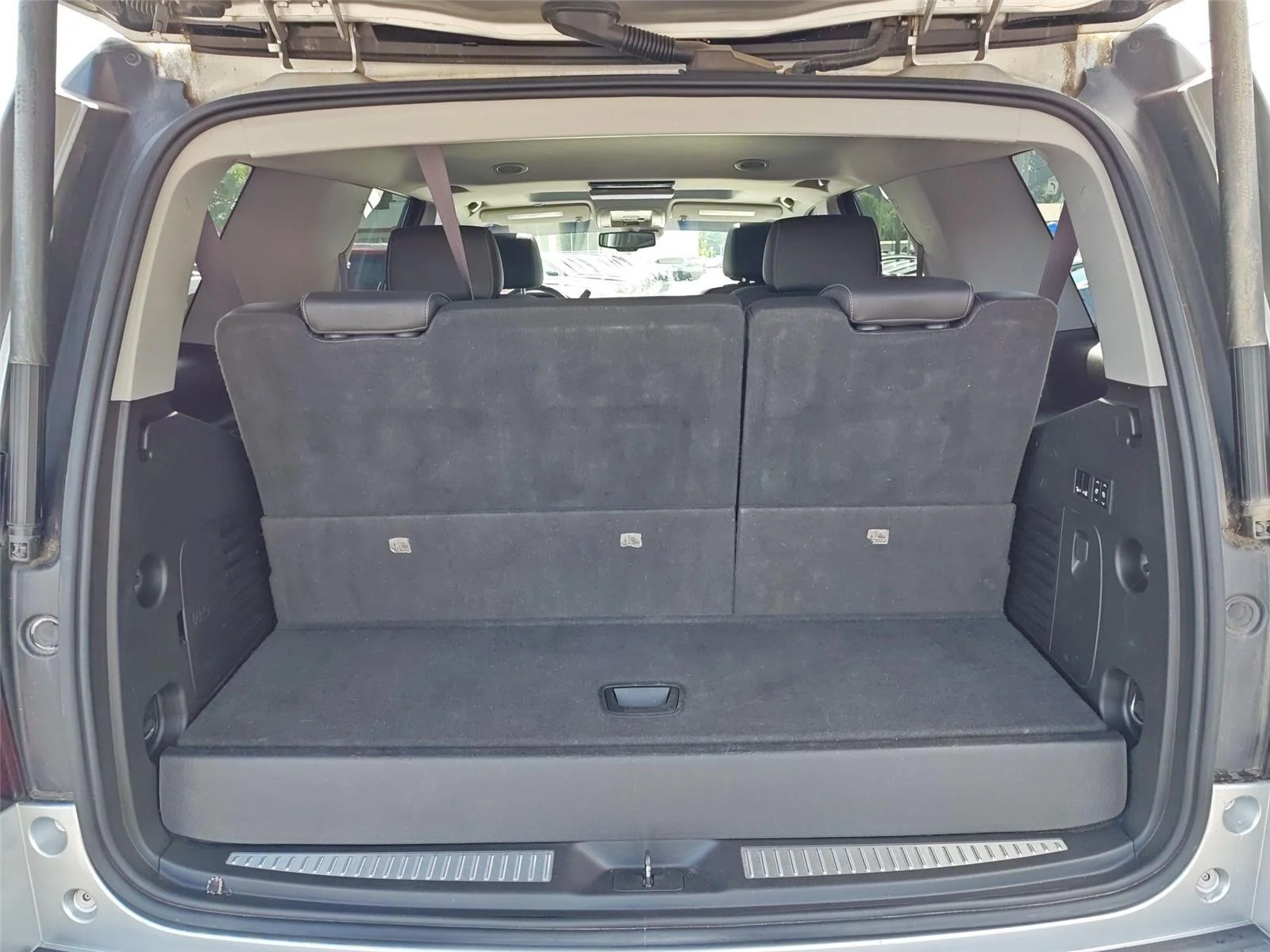 Used 2016 Silver Ice Metallic Chevrolet LTZ image 38