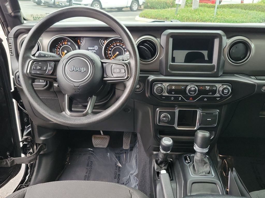 2023 Jeep Gladiator Sport photo 4