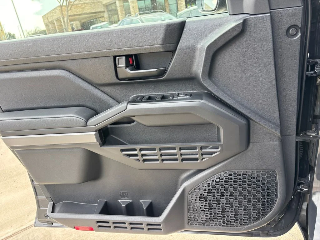 2025 Toyota Tacoma SR5 - Photo 46