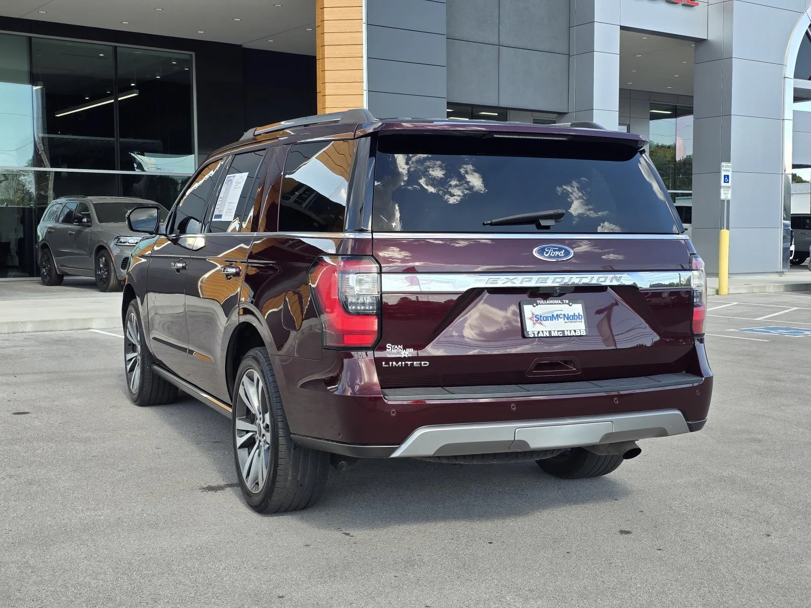 Used 2020 Burgundy Velvet Metallic Tinted Clearcoat Ford Limited image 5