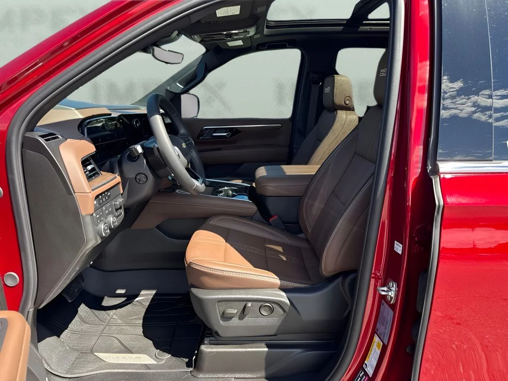 Used 2025 Red Chevrolet High Country image 9