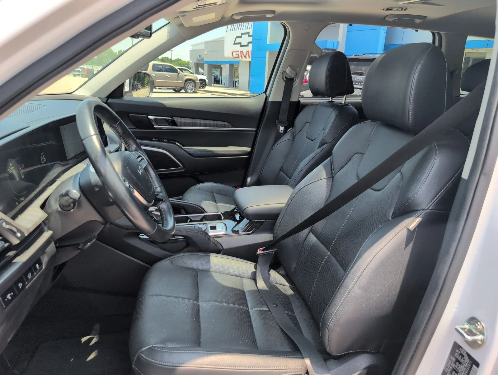 Used 2024 White Kia EX image 13