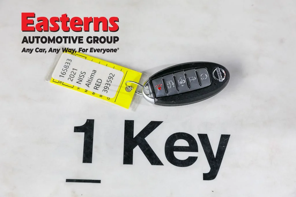 Used 2021 Red Nissan 2.5 SV image 25
