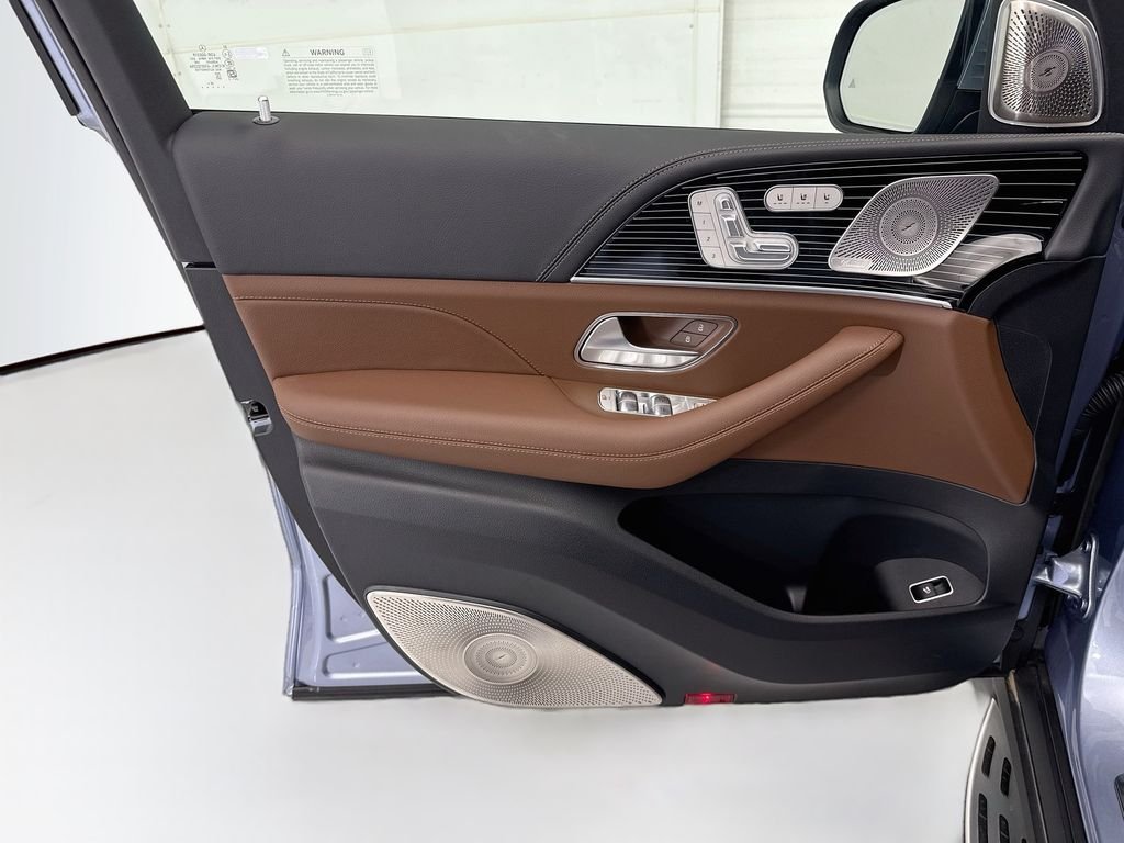 New 2026 MANUFAKTUR Light Blue Met Mercedes-Benz GLS 450 image 23
