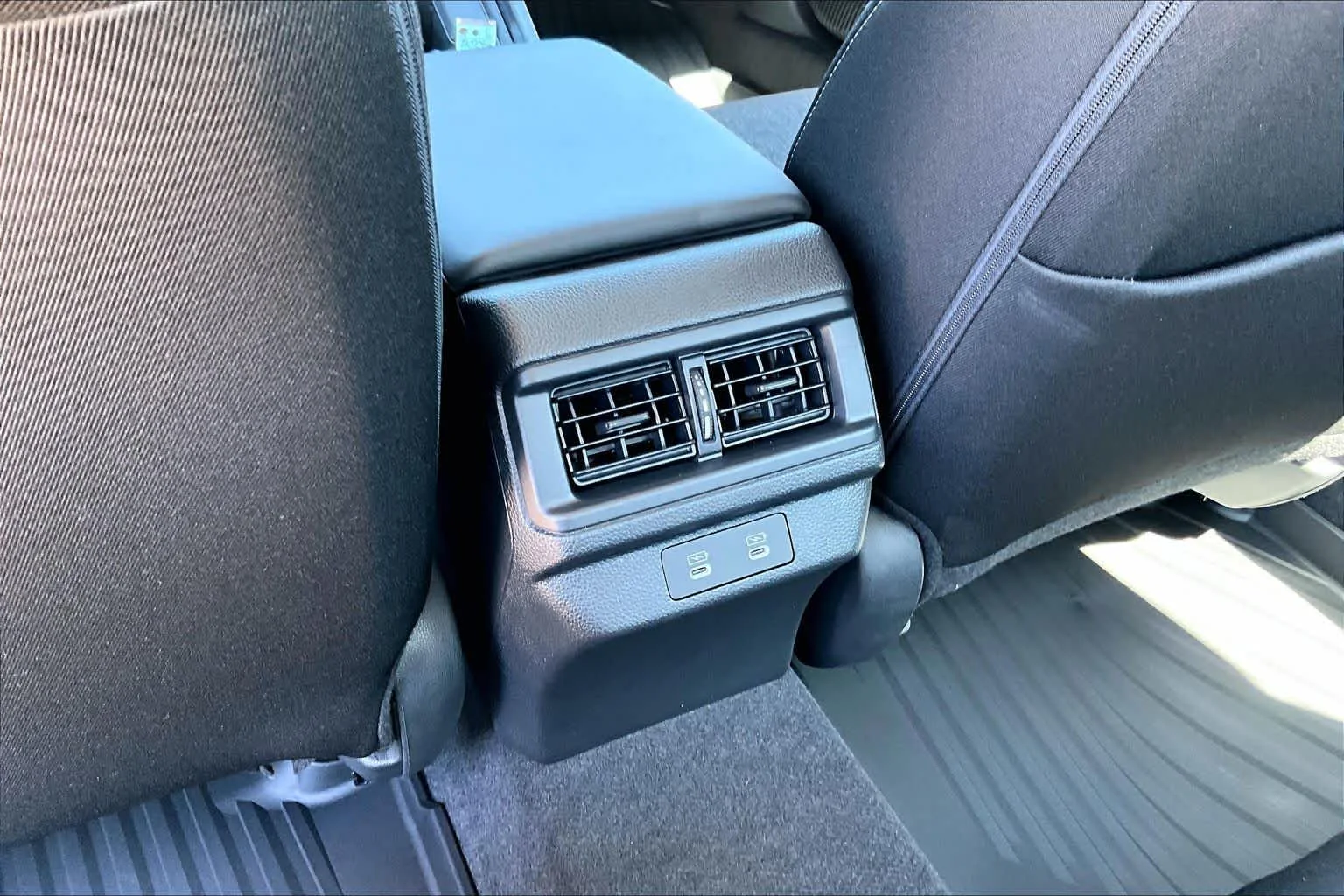 New 2026 Solar Silver Metallic Honda SE image 18
