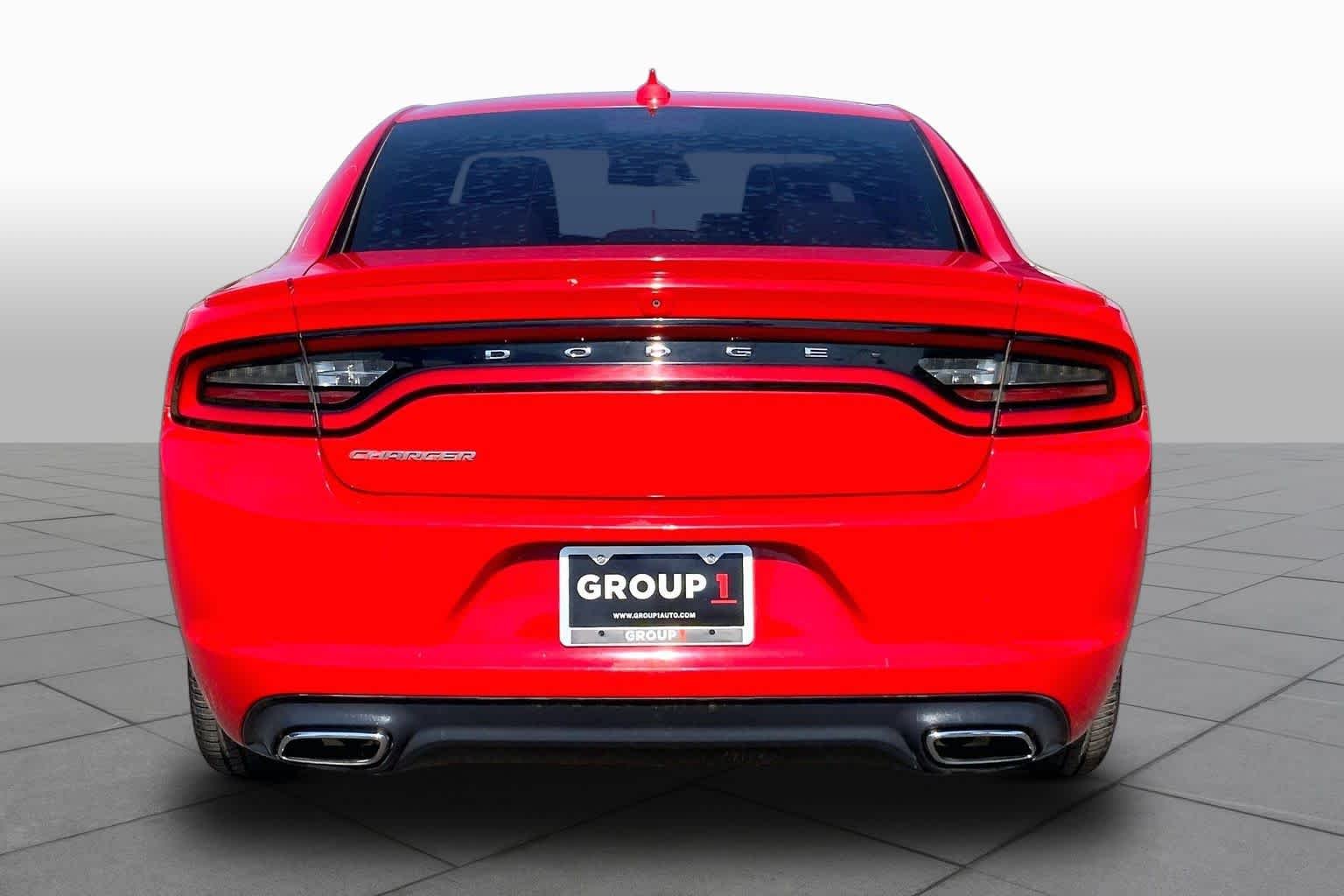 Pre-Owned 2015 Dodge Charger SXT