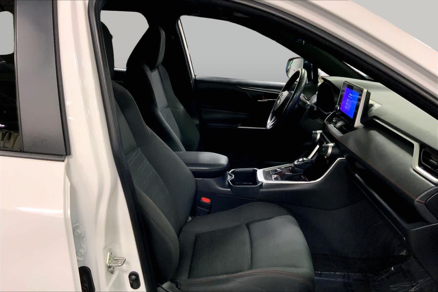 Used 2023 Ice Cap Toyota SE image 9