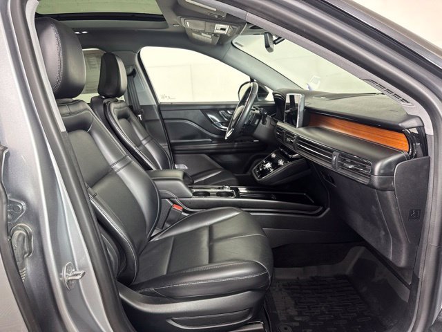 Used 2021 Silver Lincoln Reserve image 4