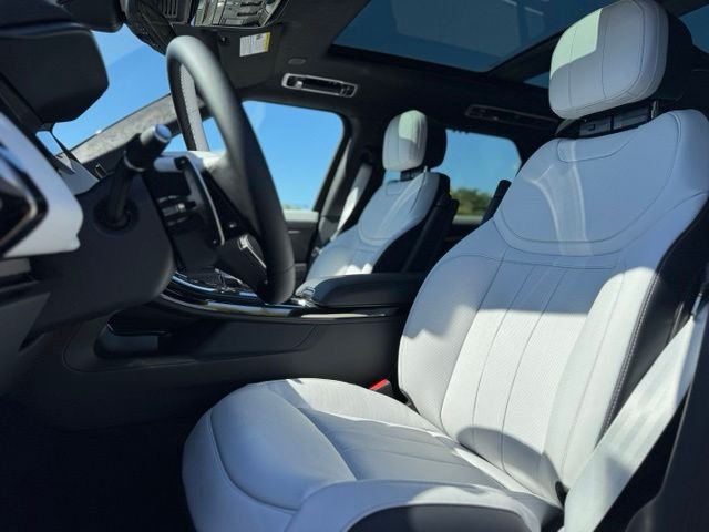 New 2027 Ostuni Pearl White Land Rover  image 14