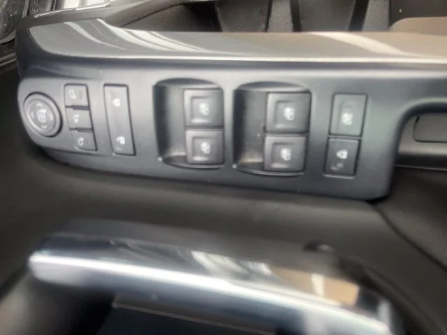 Used 2019 SILVER ICE METALLIC Chevrolet LTZ image 17
