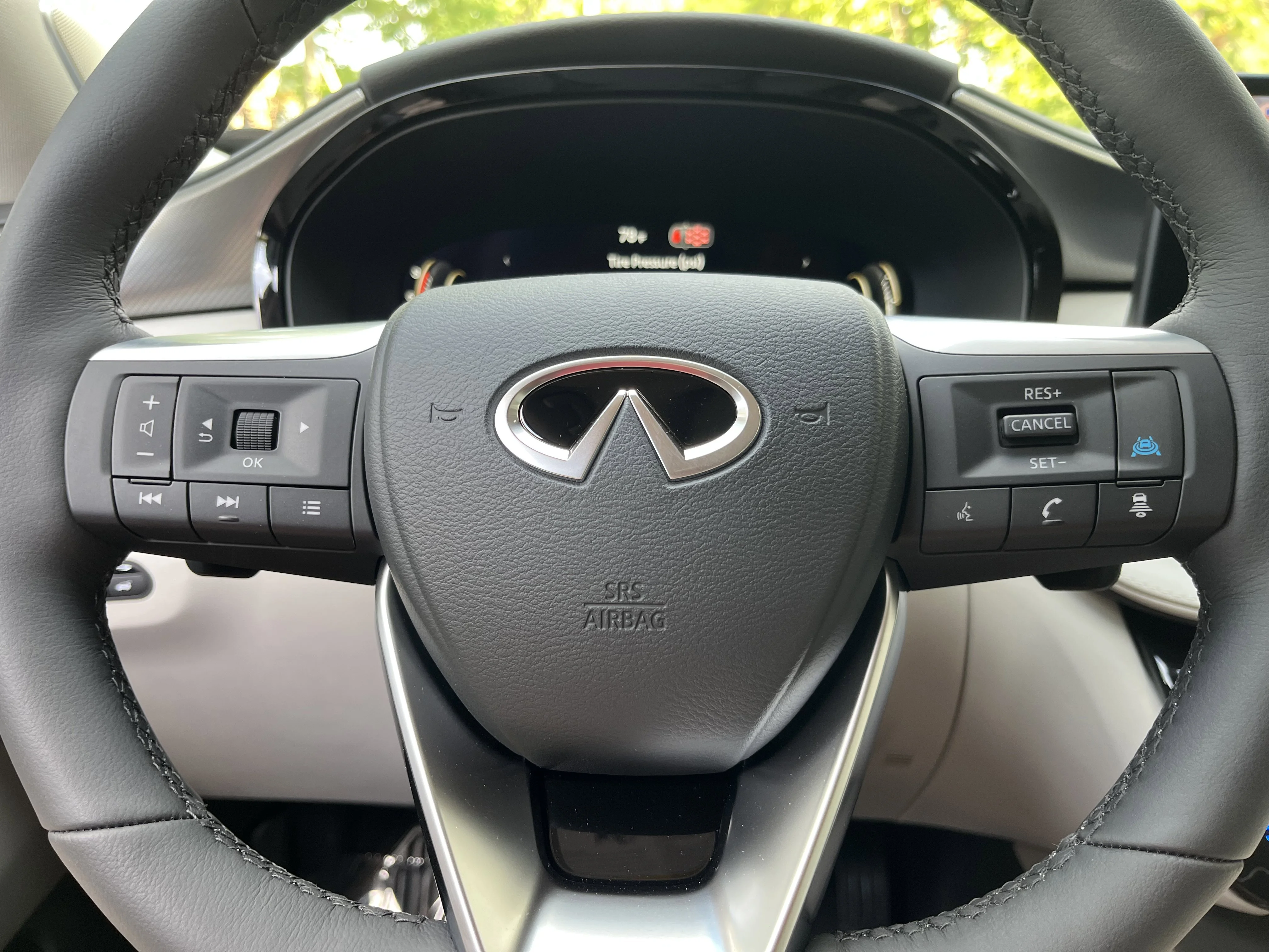 New 2027 Graphite Shadow INFINITI LUXE image 20
