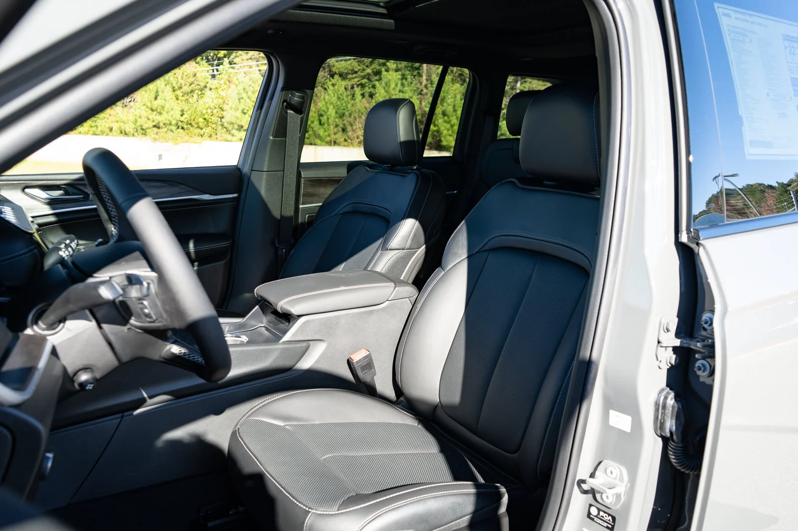 New 2027 Gray Jeep Limited Reserve image 15