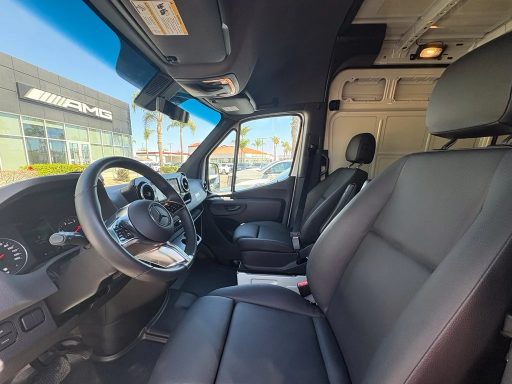 Used 2025 Gray Mercedes-Benz Cargo 144 WB image 5