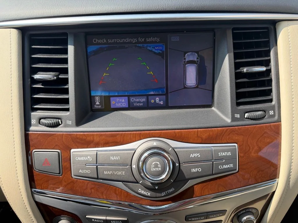 Used 2018 White INFINITI Base image 33