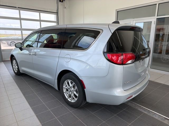 Used 2023 Silver Chrysler LX image 3