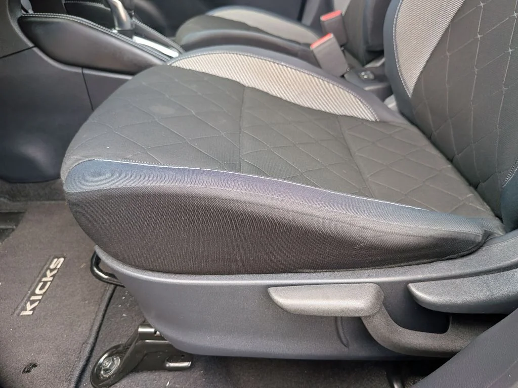 Used 2018 Red Nissan SV image 13