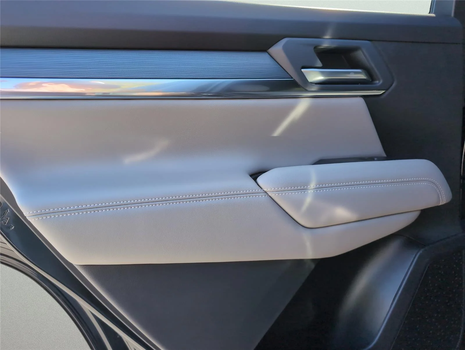 New 2026 Ebony Twilight Metallic GMC Elevation image 26