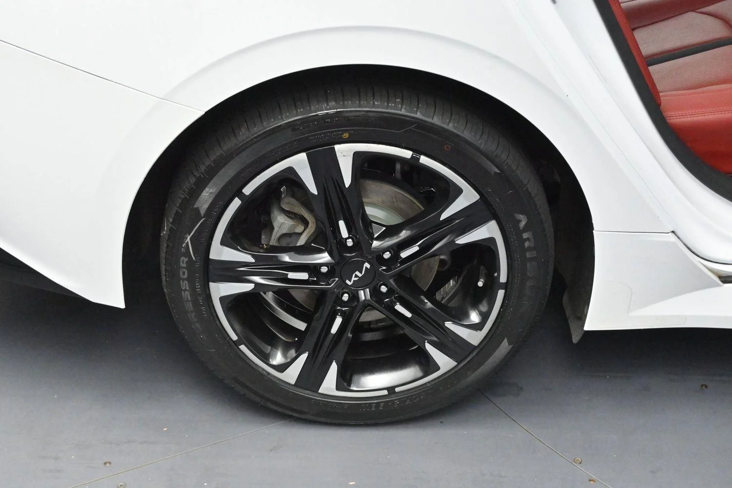 Used 2022 Glacial White Pearl Kia GT-Line image 36