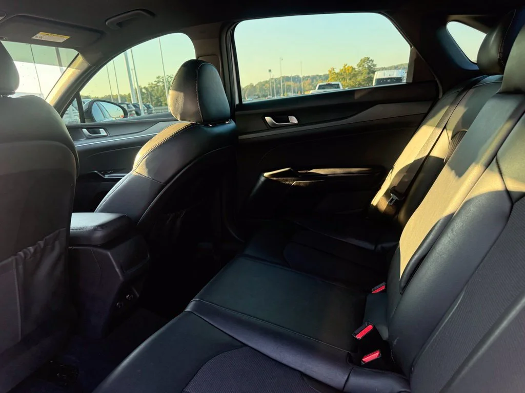 Used 2022 White Kia GT-Line image 18