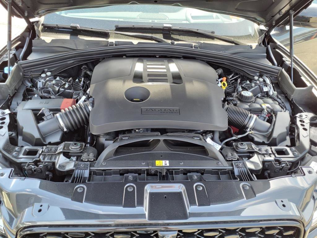 New 2026 Carpathian Grey Premium Metallic Jaguar R-Dynamic S image 9
