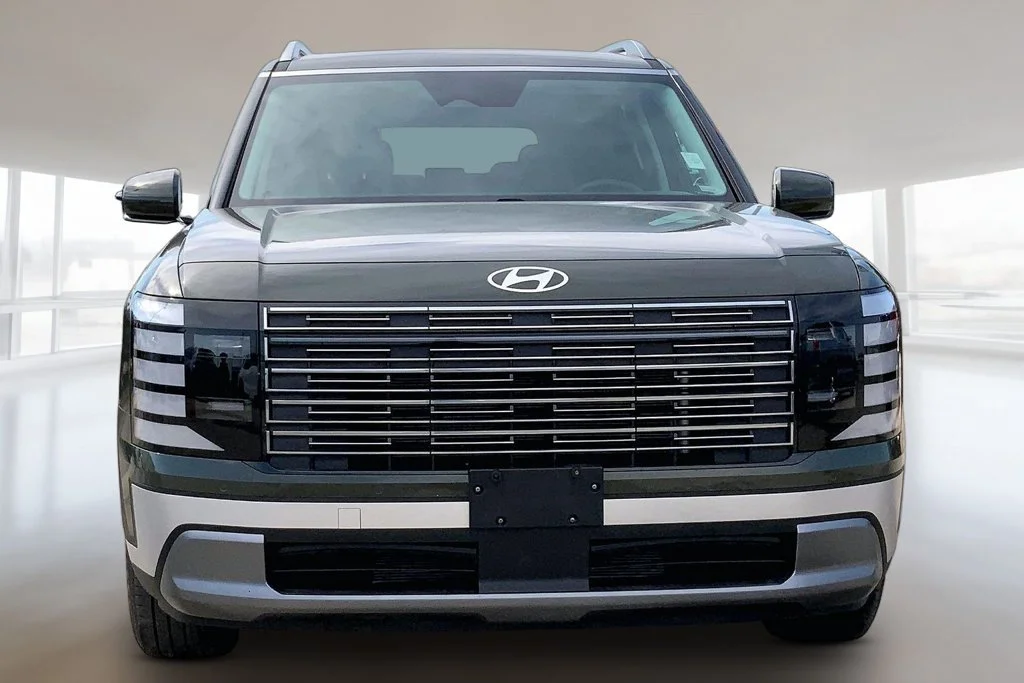 Used 2026 Titan Green Hyundai SEL image 3