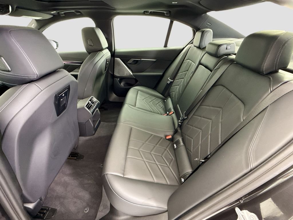 2026 BMW i5 40 - Photo 20