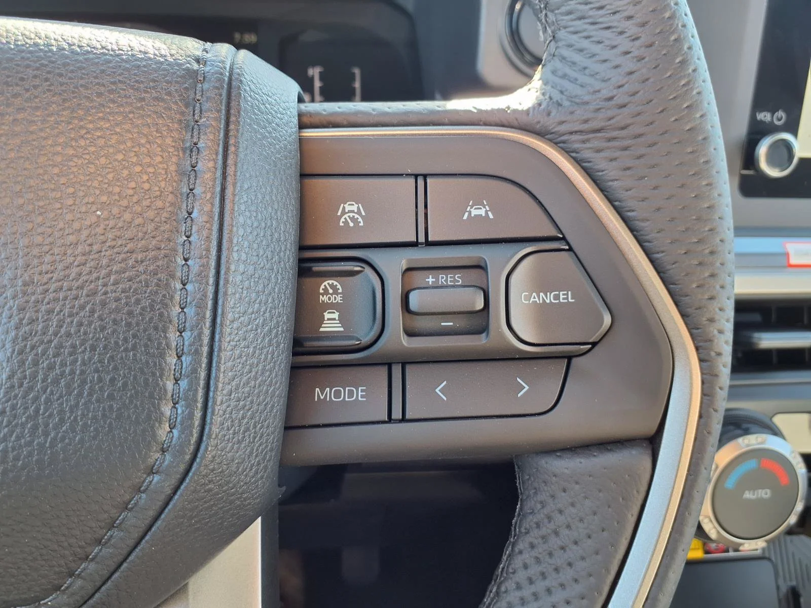 2026 Toyota Tacoma SR5 - Photo 12