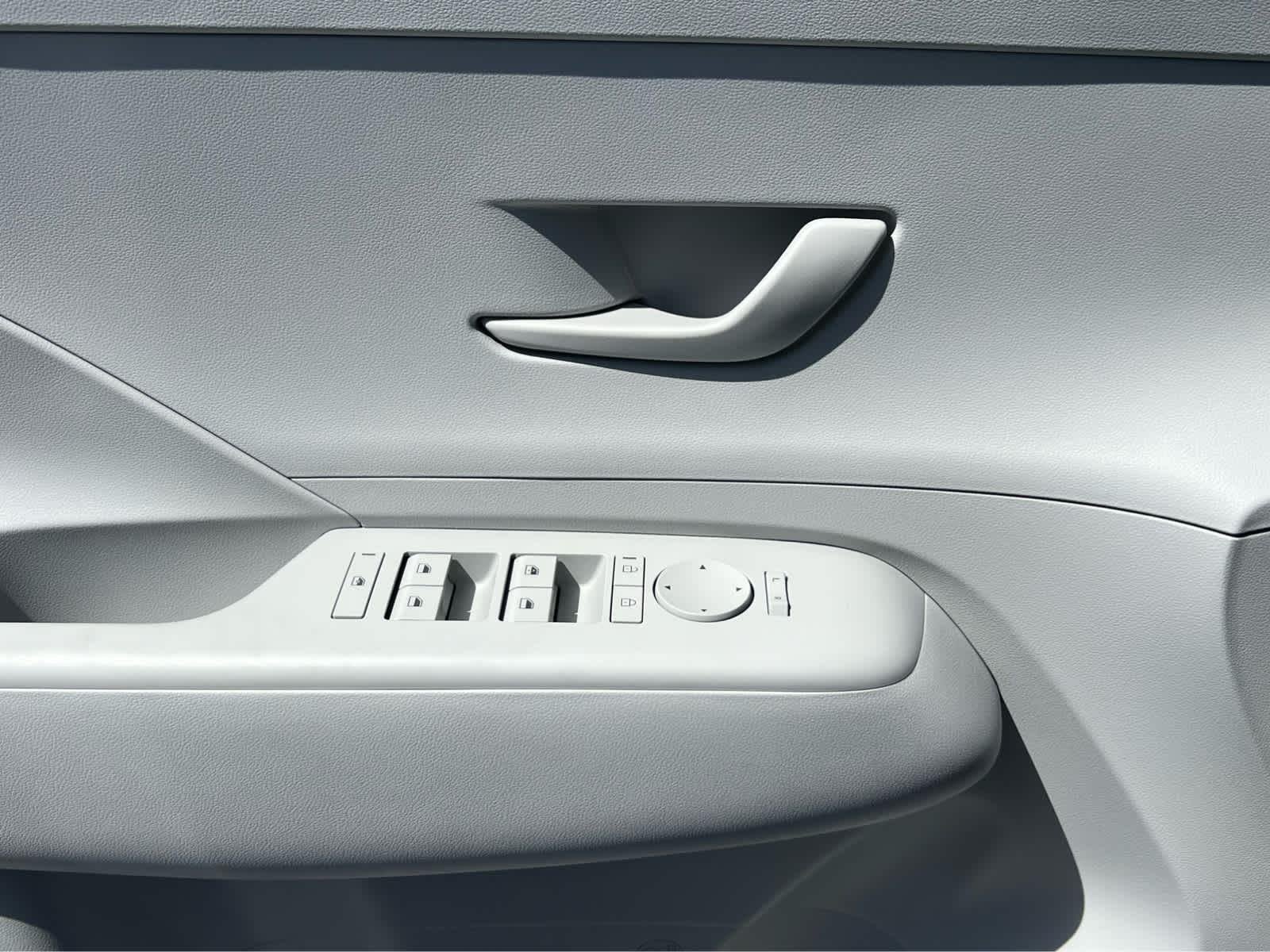 2026 Hyundai Kona SE - Photo 30