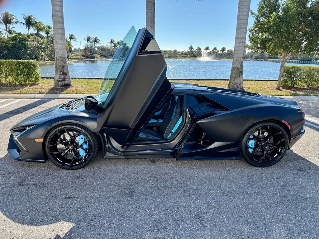 Used 2025 Black Lamborghini  image 11