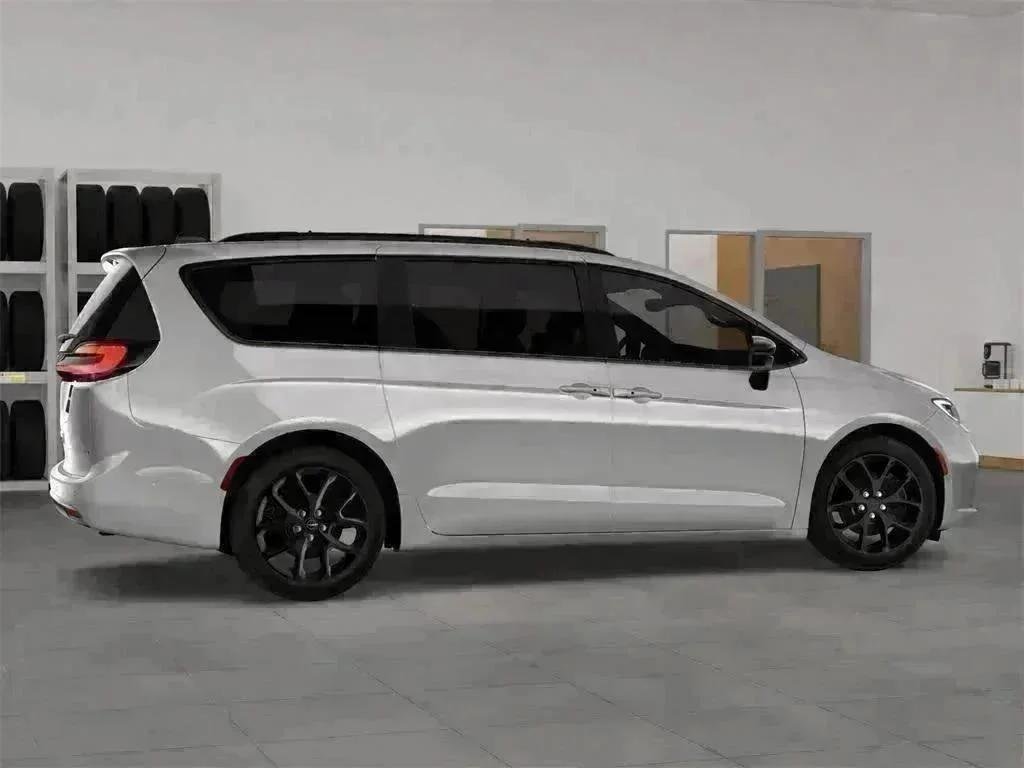 2026 Chrysler Pacifica Select - Photo 6