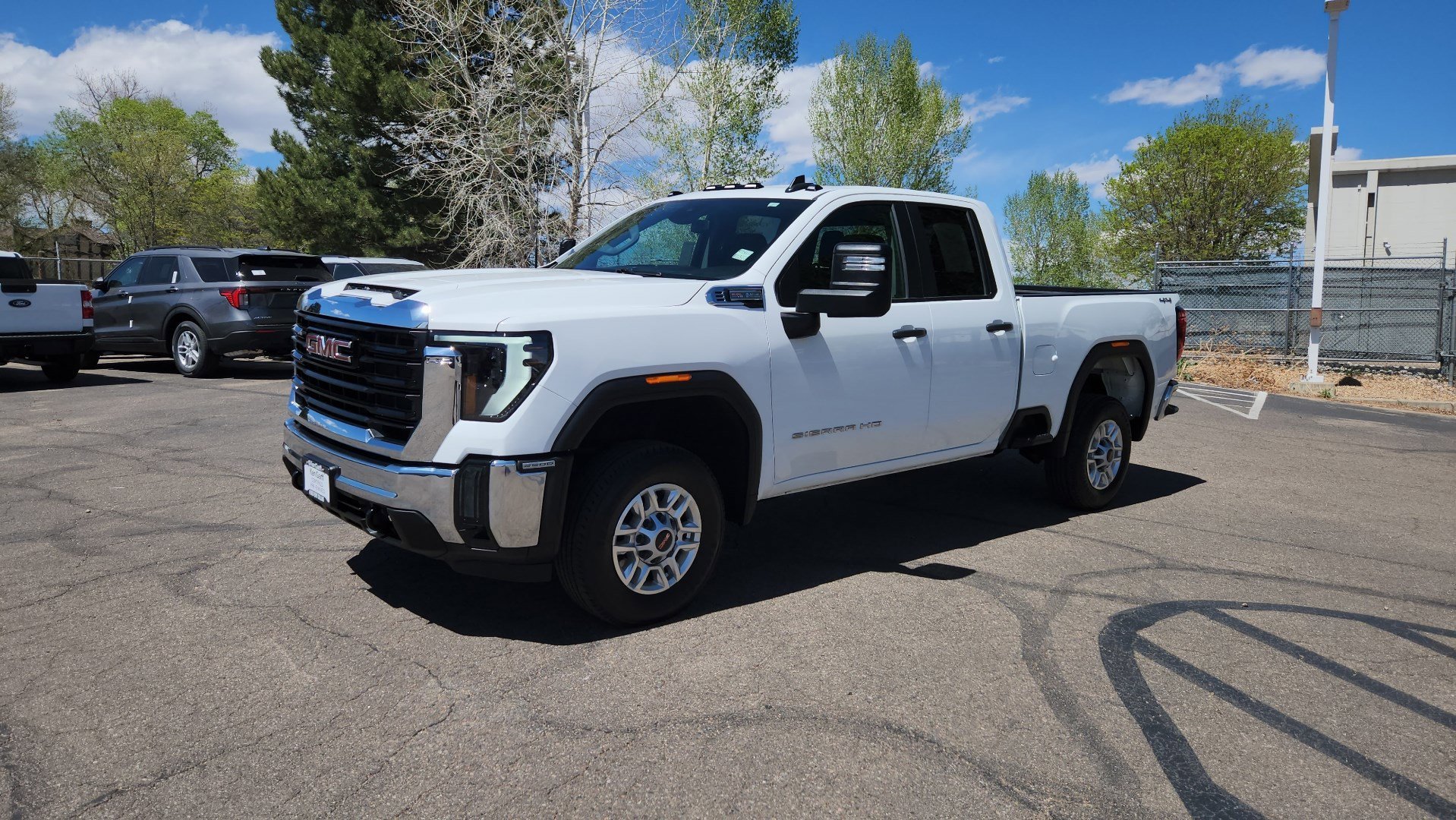 Used 2025 Summit White GMC Pro image 3