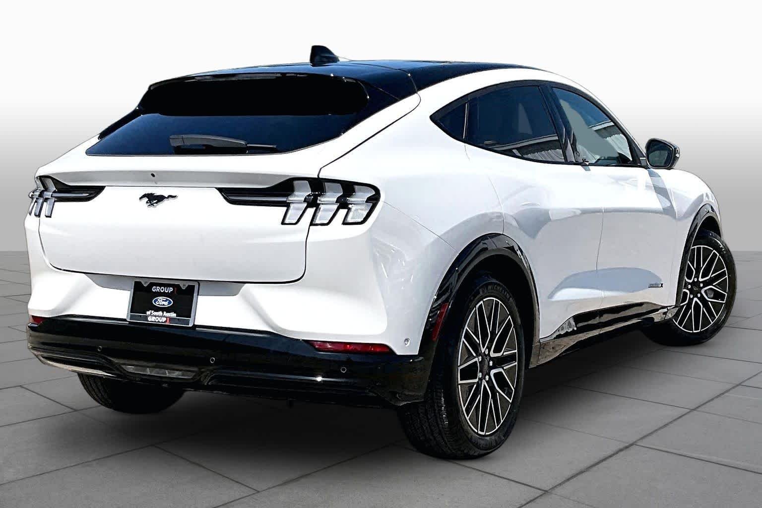 Used 2024 Star White Metallic Tri-Coat Ford Premium image 12