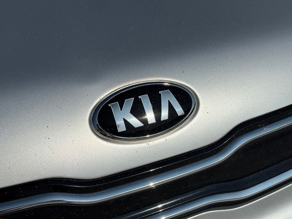 Used 2019 Silver Kia Plus image 7