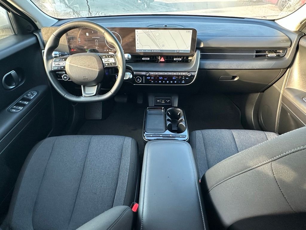 2025 Hyundai IONIQ 5 SE - Photo 13