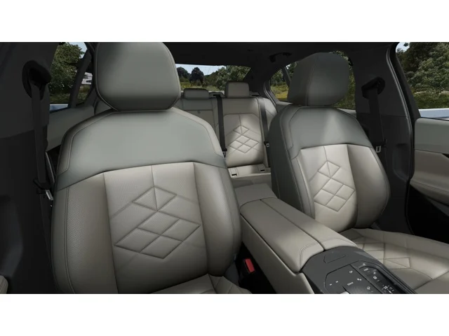 New 2027 Mineral White Metallic BMW 540i xDrive image 11