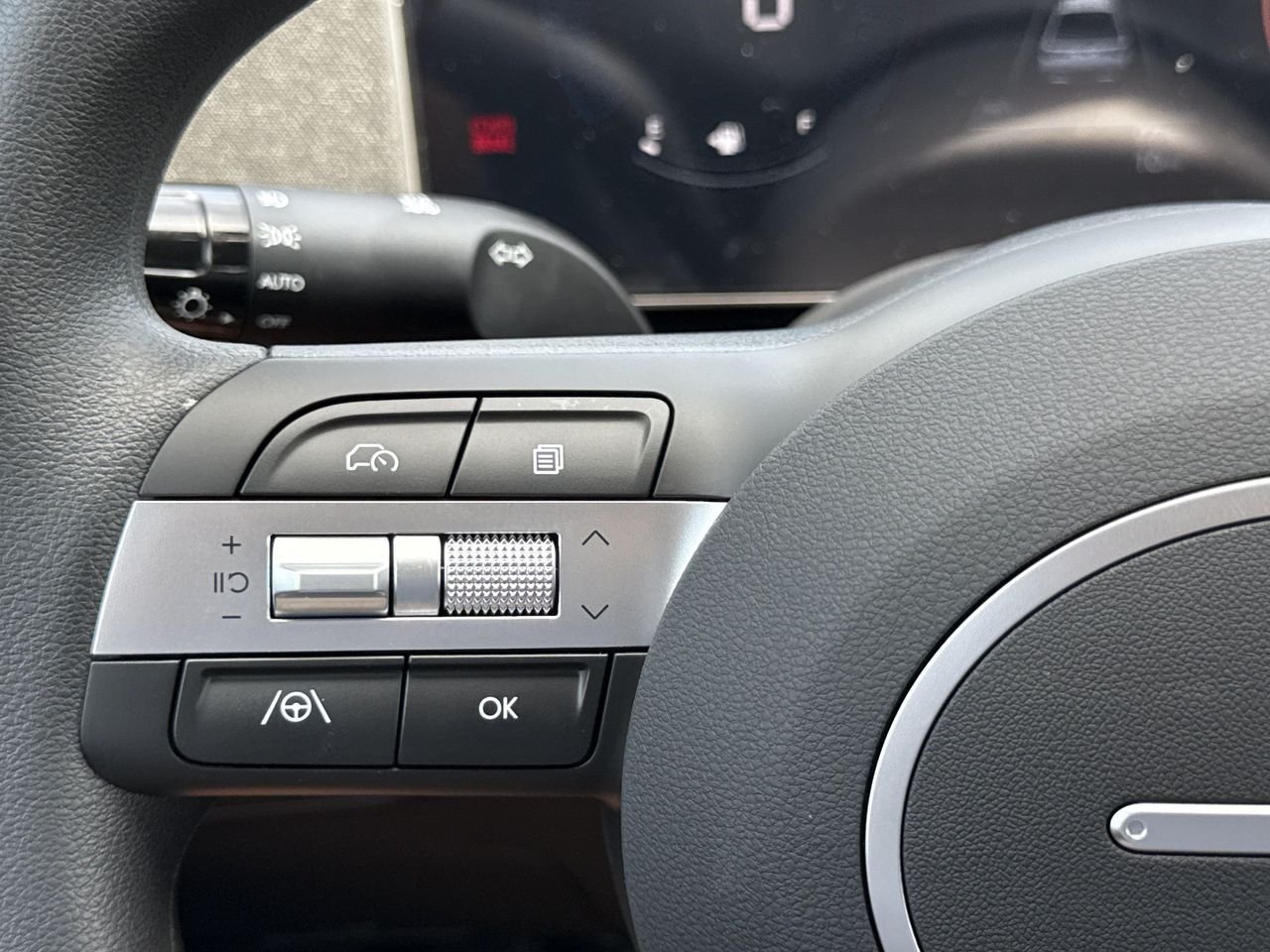 New 2027 Hampton Gray Hyundai SE AWD image 19