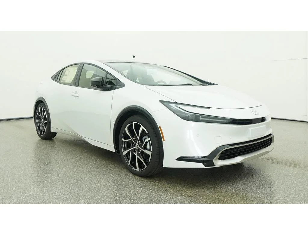 New 2026 Wind Chill Pearl Toyota XSE image 29