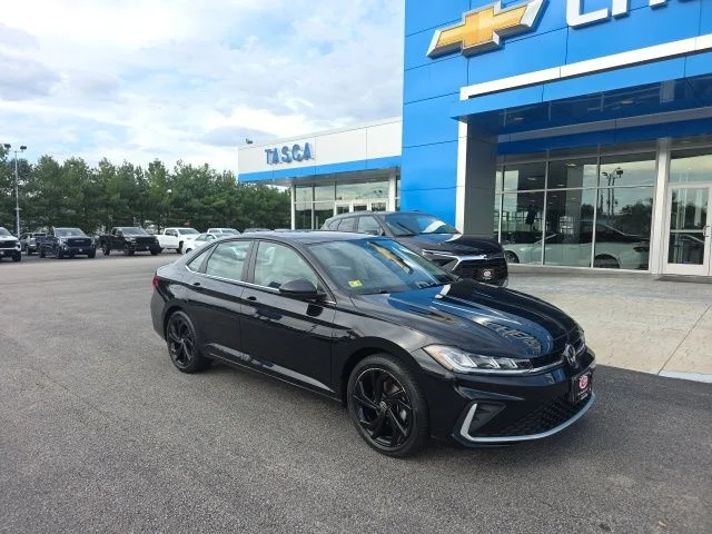 Used 2025 Black Volkswagen 1.5T SE image 1