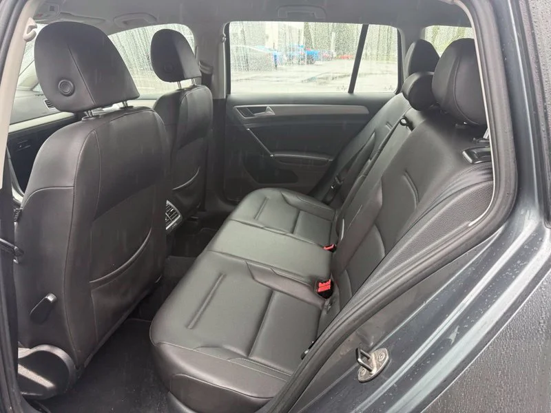 Used 2015  Volkswagen S image 4